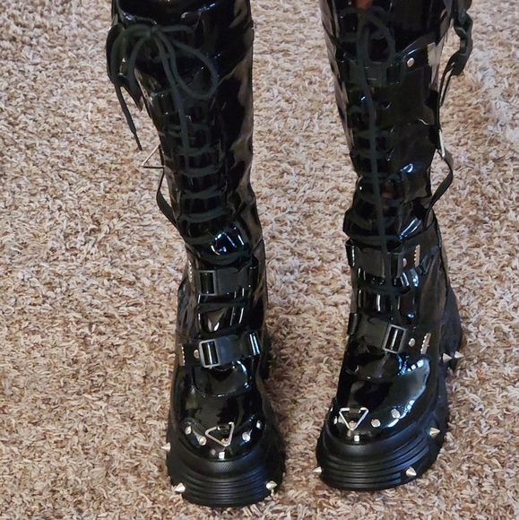 Size 10 Anthony Wang tall, black patent leather combat boots - Picture 11 of 11